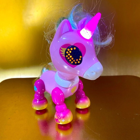 ZOOMER ZUPPS TINY UNICORN INTERACTIVE TOY w/SOUND & EYES & HORN LIGHT UP - Picture 2 of 10